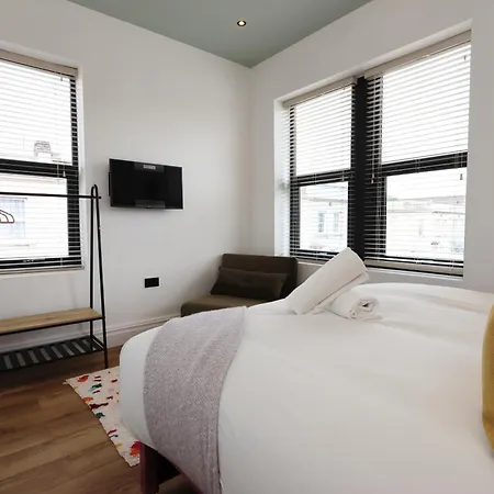 No 6 Grosvenor - 10min Walk From Cabot Circus *