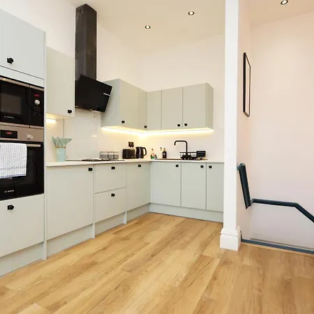 Apartment No 6 Grosvenor - 10min Walk From Cabot Circus *