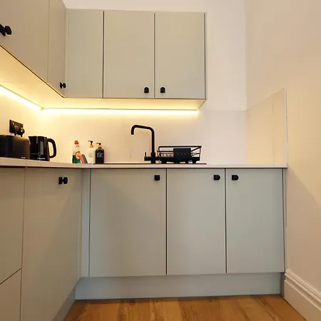 Apartment No 6 Grosvenor - 10min Walk From Cabot Circus *